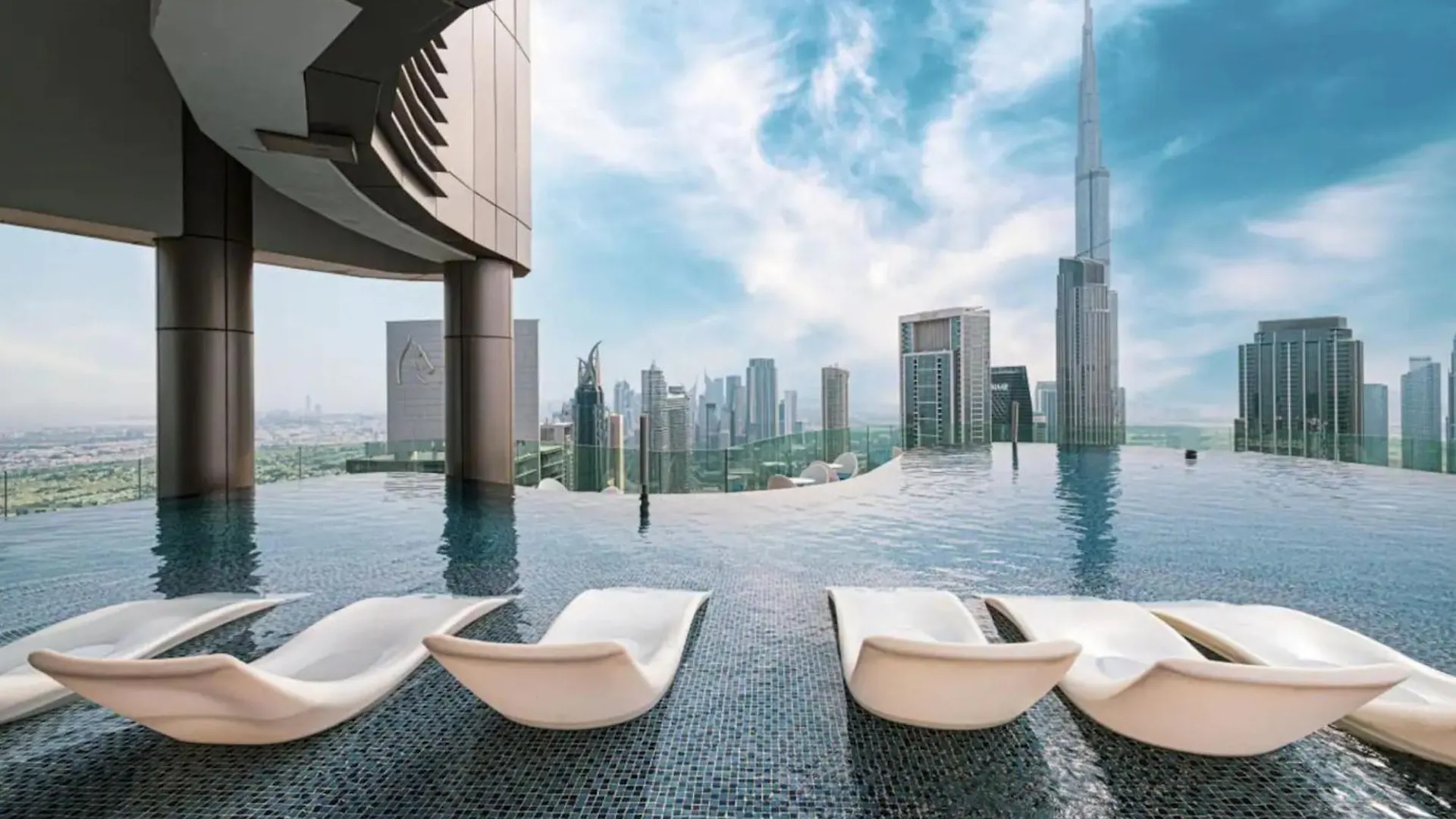 High Floor Apartment In 5 Star Hotel With Infinity Pool Burj View Gym Spa Sauna Dubai