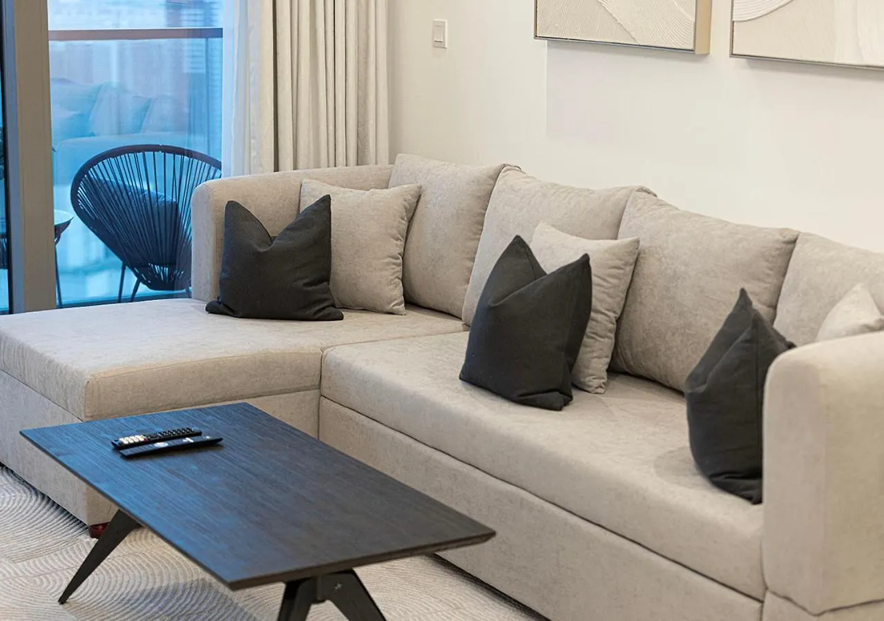 High Floor Apartment In 5 Star Hotel With Infinity Pool Burj View Gym Spa Sauna Dubai