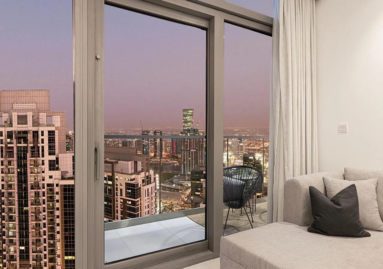 High Floor Apartment In 5 Star Hotel With Infinity Pool Burj View Gym Spa Sauna Dubai